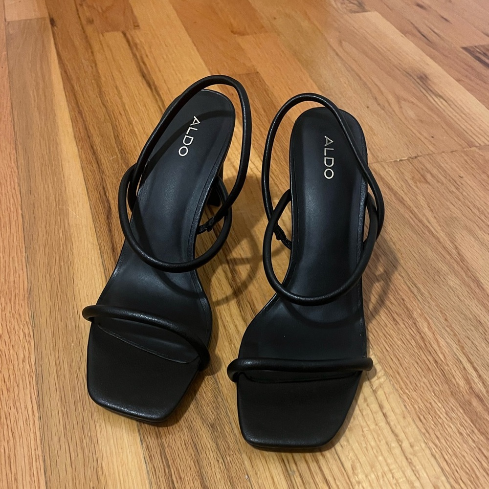 Aldo Black Leather Strapped Sandals, Size 10, new